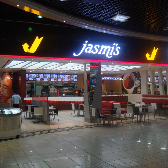 Jasmis, Jasmi's outlet
